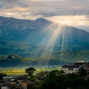 Mele Bed & Breakfast Gjirokastër