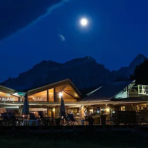 Le Loup Blanc Hotell Pra Loup