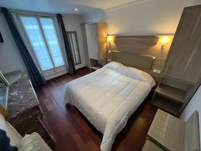 **  Hotel Celtic Paris France